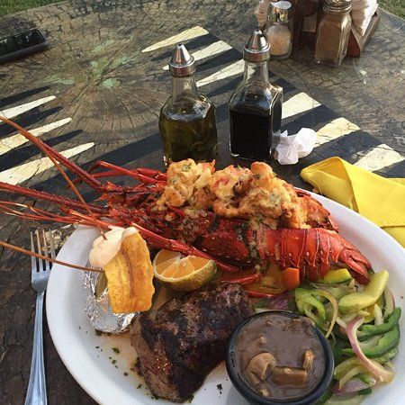 Roberto's Bar & Restaurant